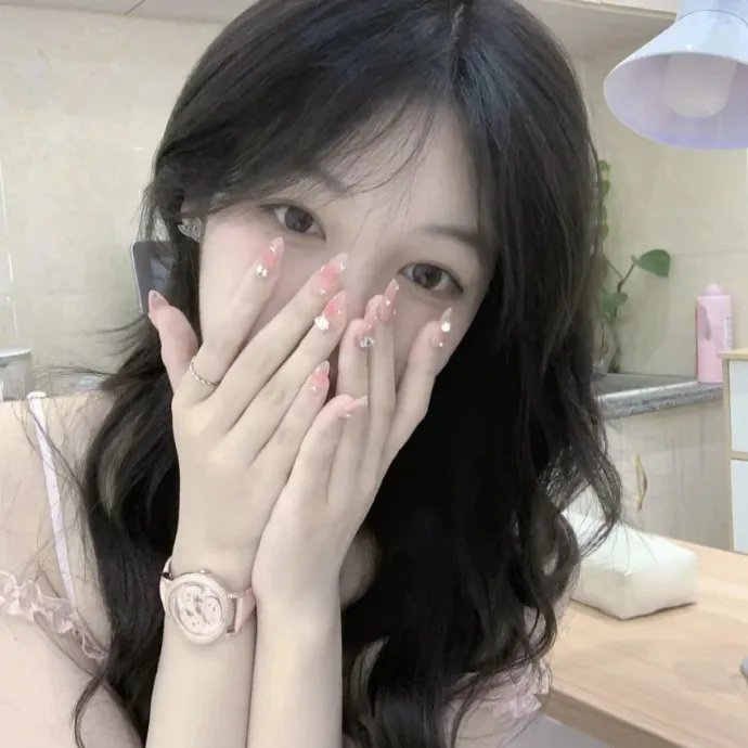 腰间持枪